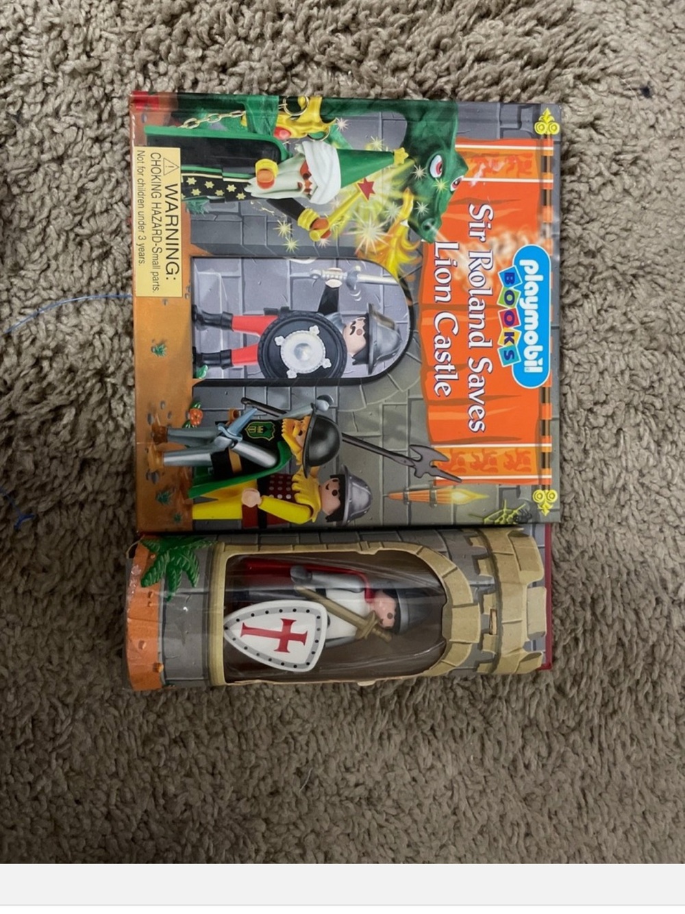 Playmobil Sir Roland Saves Lion Castle Knight Playset - White and Red